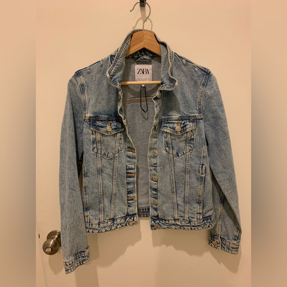Zara denim jacket Size Small